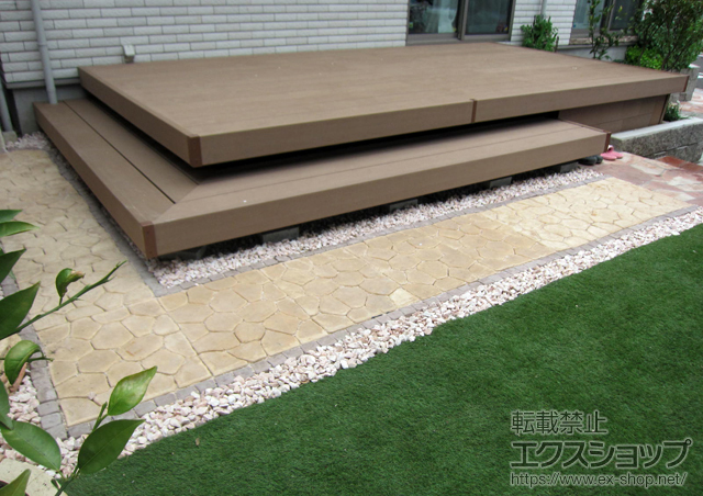 神奈川県藤沢市のLIXIL リクシル（トステム）のウッドデッキ リコステージ?＋外観左 段床用部材一式(L字対応?2面) 施工例