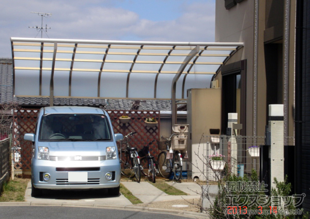 奈良県奈良市のLIXIL リクシル（トステム）のカーポート テールポートシグマIII 積雪〜20cm対応 施工例