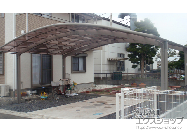 埼玉県川越市のLIXIL リクシル（トステム）のカーポート リベルポートシグマIII 3台用 積雪〜30cm対応 施工例