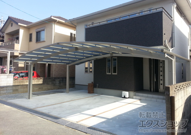 岡山県倉敷市ののカーポート レイナトリプルポート 積雪〜20cm対応+レイナトリプルポート用 外部コンセント 標準用 施工例