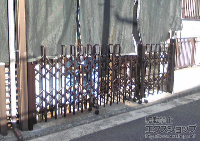 神奈川県横浜市ののカーゲート トリップゲート 傾斜地専用型 ノンレール 両開き （12S＋26M） 施工例