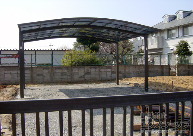 福岡県北九州市のLIXIL リクシル（トステム）のカーポート カーブポートシグマIII ワイド 積雪〜20cm対応 施工例