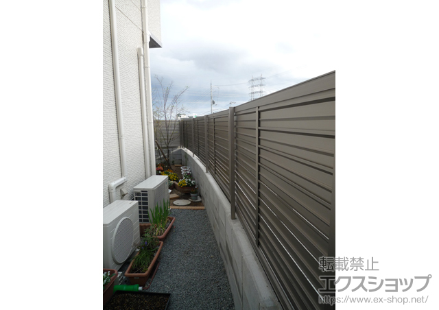 兵庫県宝塚市のLIXIL リクシル(新日軽)のフェンス・柵 セレビューフェンスR5型 自在柱式 施工例