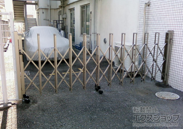 東京都立川市ののカーゲート トリップゲート PB型 ノンレール 片開き 施工例