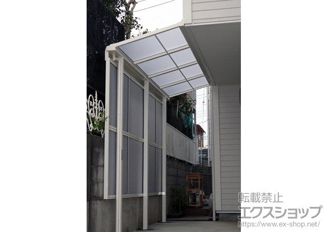 神奈川県中郡大磯町のLIXIL リクシル（トステム）のテラス屋根 ライザーテラスII F型 テラスタイプ 単体 積雪〜20cm対応＋前面スクリーン　2段仕様 施工例