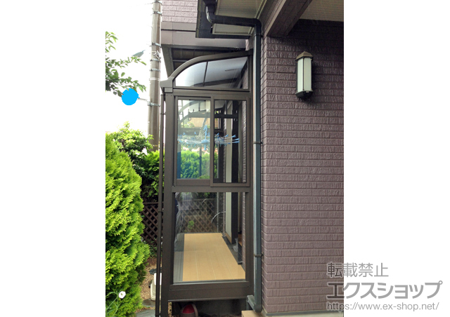 東京都杉並区のLIXIL リクシル（トステム）のテラス囲い・サンルーム ほせるんですII R型 床納まり（ランマ無） 積雪〜20cm対応+網戸・　カーテンレール 施工例