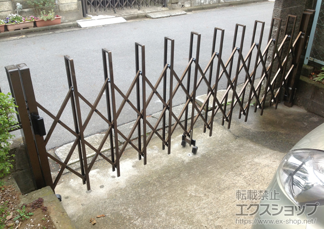 神奈川県伊勢原市ののカーゲート トリップゲートPA型（錠無し） ノンレール 片開き33S 施工例