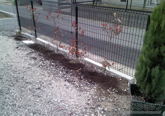 愛知県稲沢市ののフェンス・柵 スチールメッシュフェンス EMF1F型 自由支柱タイプ 施工例