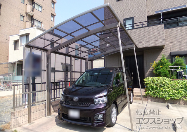 愛知県名古屋市のLIXIL リクシル（トステム）のカーポート カーブポートシグマIII 積雪〜30cm対応+カーブポートシグマIII用 サイドパネル+カーブポートシグマIII用 着脱式サポート ロング柱23用 施工例