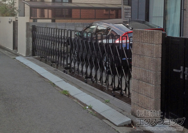 東京都西東京市ののカーゲート トリップゲート PB型 ノンレール 両開き 88W 施工例