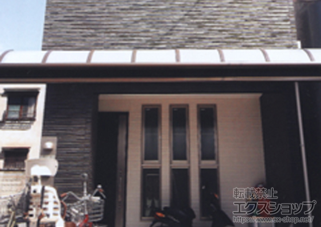 大阪府東大阪市のLIXIL リクシル（トステム）のテラス屋根 ライザーテラスII R型 テラスタイプ 単体 積雪〜20cm対応 施工例