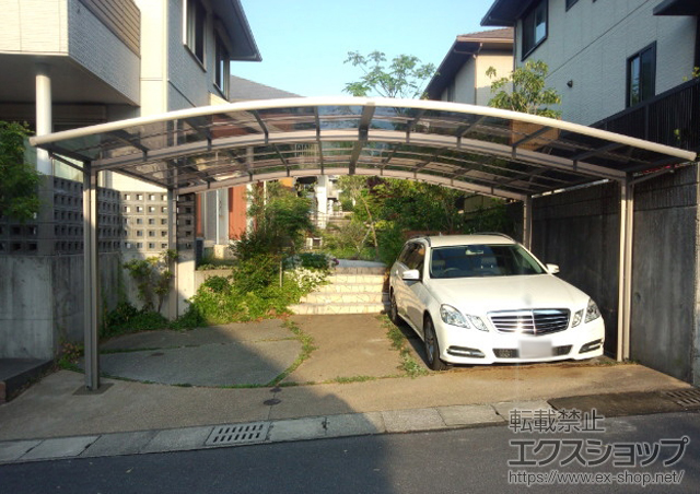 長崎県西彼杵郡長与町のLIXIL リクシル（トステム）のカーポート カーブポートシグマIII ワイド 積雪〜30cm対応 施工例