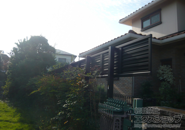 神奈川県二宮町山ののフェンス・柵 エクスラインフェンス7型 自由柱/2段支柱施工 施工例
