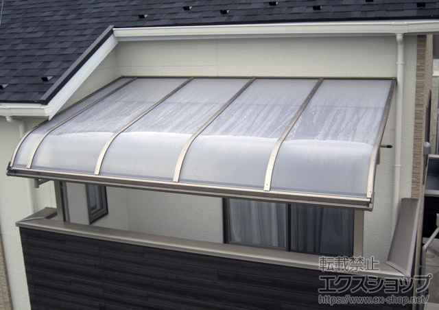 神奈川県横浜市のLIXIL リクシル（トステム）のバルコニー・ベランダ屋根 パワーアルファ RB型 屋根タイプ 単体 積雪〜20cm対応 施工例