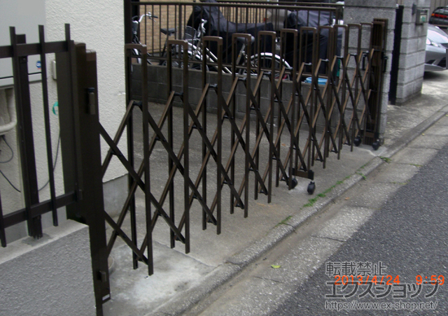 東京都練馬区ののカーゲート トリップゲート PB型 ノンレール 片開き 施工例