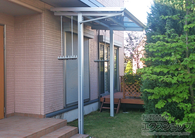 栃木県塩谷郡高根沢町ののテラス屋根 セパーネ 単体 積雪〜20cm対応+吊り下げ型 ロング 2本入り 施工例