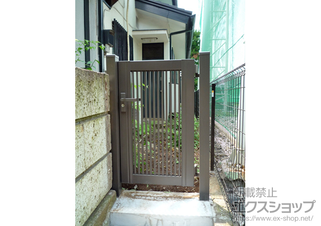 東京都世田谷区のの門扉 プリレオ R2型 片開き 柱使用 施工例