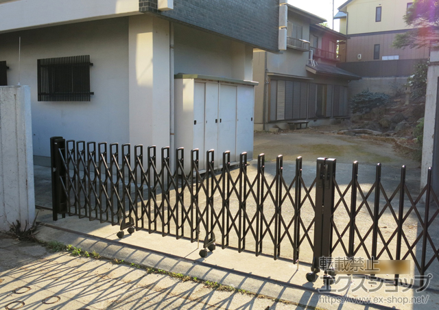 愛知県名古屋市ののカーゲート レイオス4型 ノンレール 両開き 施工例