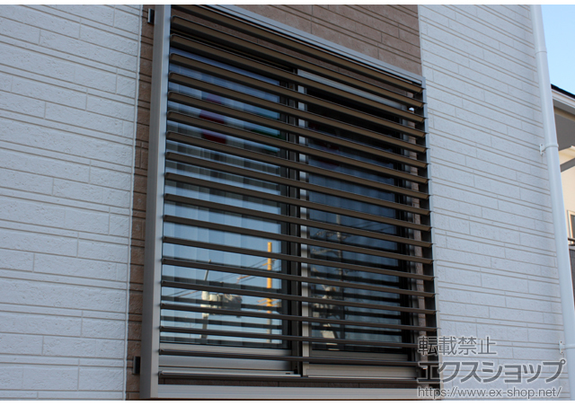 東京都町田市のLIXIL リクシル（トステム）の面格子・窓格子 目隠し可動ルーバー 引違い窓用 施工例