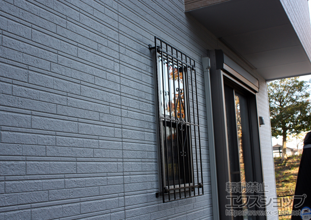 東京都町田市のLIXIL リクシル（トステム）の面格子・窓格子 鋳物面格子 スパニッシュ 施工例