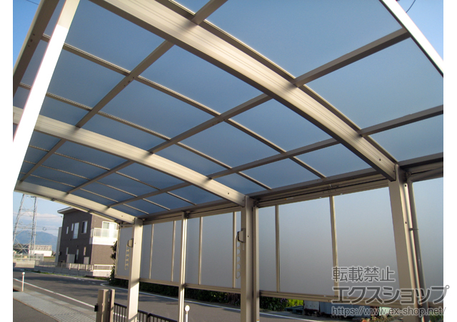 滋賀県愛知郡愛荘町ののカーポート レイナポートグラン 延長　積雪〜20cm対応＋レイナポートグラン サイドパネル 51-10H+J14-10H 施工例