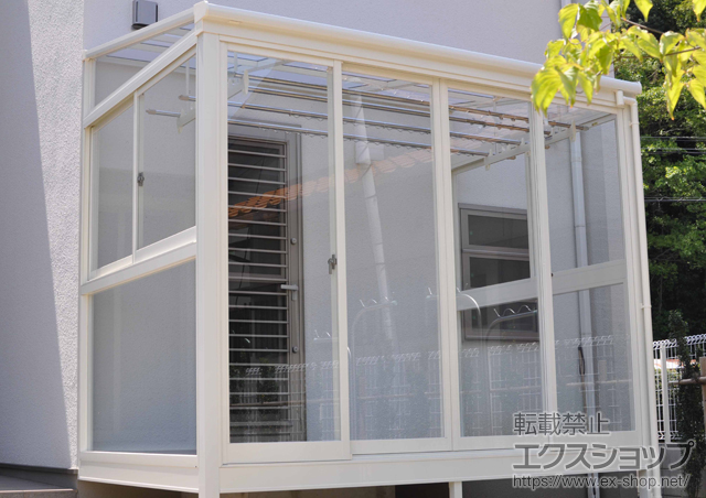 和歌山県海南市のLIXIL リクシル（トステム）のテラス囲い・サンルーム ほせるんですII F型 床納まり ランマ無 積雪〜20cm対応 施工例
