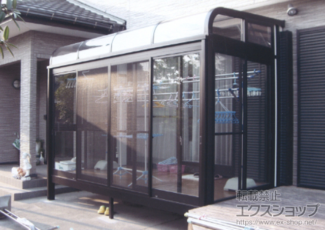 鹿児島県志布志市志布志町のLIXIL リクシル（トステム）のテラス囲い・サンルーム ルームトラス フロア納まり アールタイプ 積雪〜20cm対応 施工例