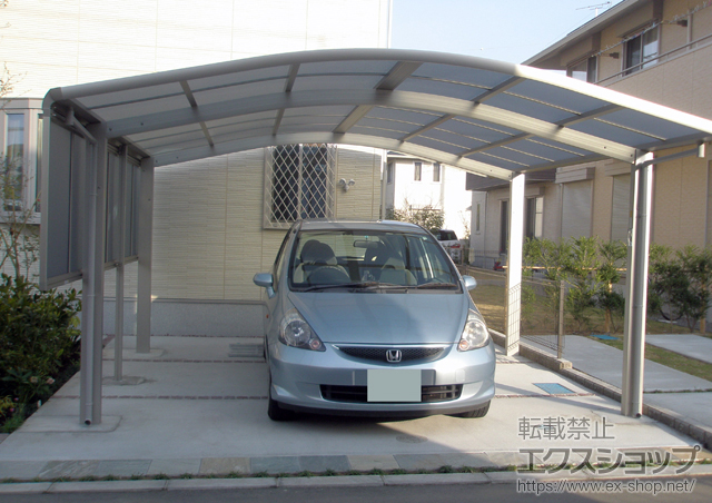 茨城県ひたちなか市ののカーポート レイナツインポートグラン　積雪〜20cm対応＋サイドパネル 施工例