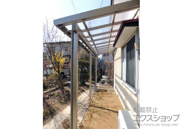 福島県会津若松市のLIXIL リクシル（トステム）のテラス屋根 ナーラテラス 3000 テラスタイプ 連棟 積雪〜100cm対応 施工例