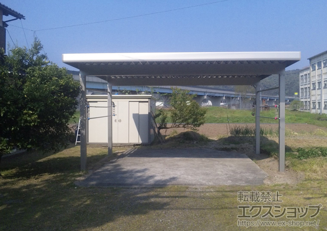 鳥取県鳥取市ののカーポート ジーポートneo Ａタイプ 2台用 角柱仕様標準鼻隠し 積雪〜100cm対応+収納式物干しセット2本入　 施工例