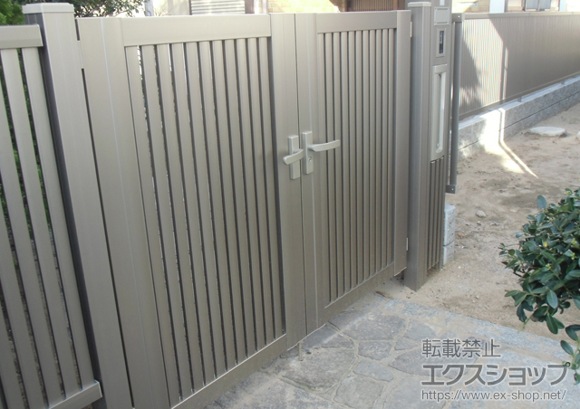 鳥取県鳥取市のの門扉 シャレオR4型門扉 両開き 柱使用 施工例