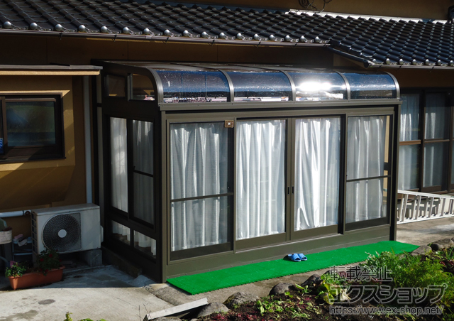 大分県玖珠郡九重町のLIXIL リクシル（トステム）のテラス囲い・サンルーム ルームトラス 土間納まり アールタイプ 施工例