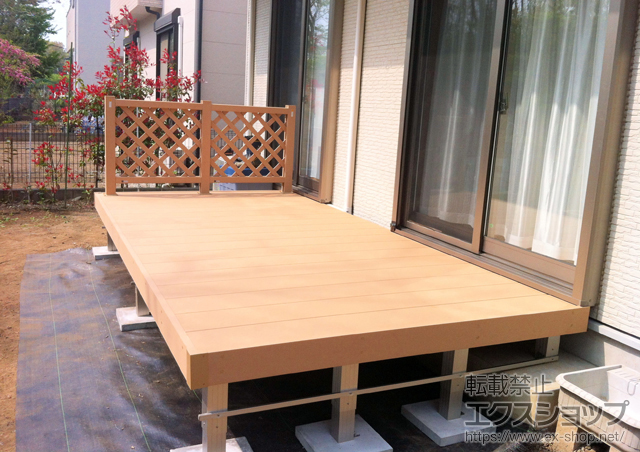 埼玉県北本市ののウッドデッキ リウッドデッキ 200＋リウッドデッキフェンス2型 施工例