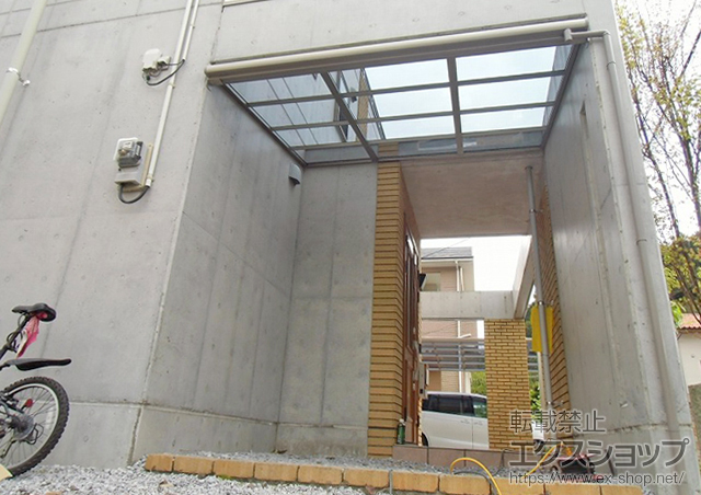 愛媛県宇和島市のLIXIL リクシル（トステム）のテラス屋根 ライザーテラスII F型 テラスタイプ 単体 積雪〜20cm対応 施工例