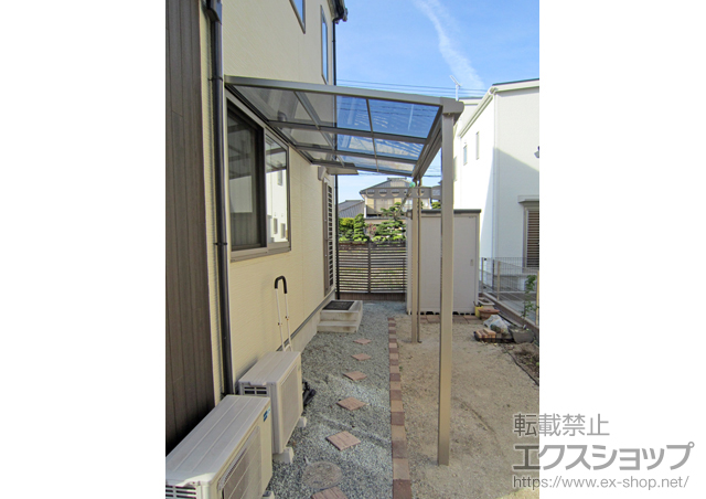 宮城県柴田郡大河原町のLIXIL リクシル（トステム）のテラス屋根 ライザーテラスII F型 テラスタイプ 単体 積雪〜20cm対応+壁付け物干し 標準 2本入 施工例
