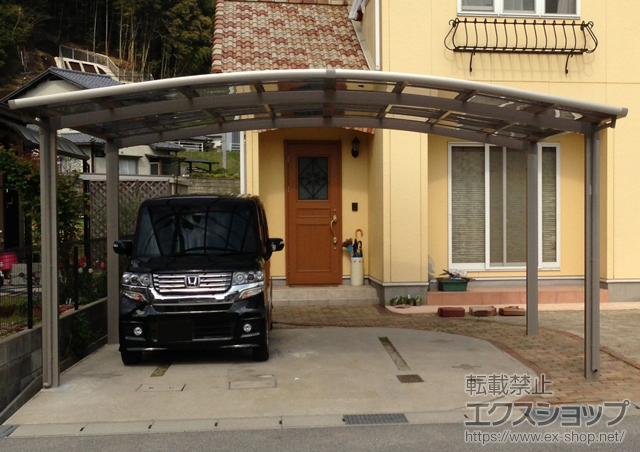 広島県三次市のLIXIL リクシル（トステム）のカーポート カーブポートシグマIII ワイド 積雪〜30cm対応 施工例