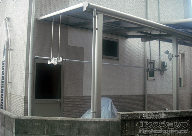 愛媛県宇和島市ののテラス屋根 ヴェクターテラス F型 テラスタイプ 単体 積雪〜20cm対応＋吊り下げ式物干し 標準 2本入 施工例