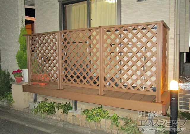 東京都日野市のLIXIL リクシル（トステム）のウッドデッキ リコステージII+デッキフェンス 施工例