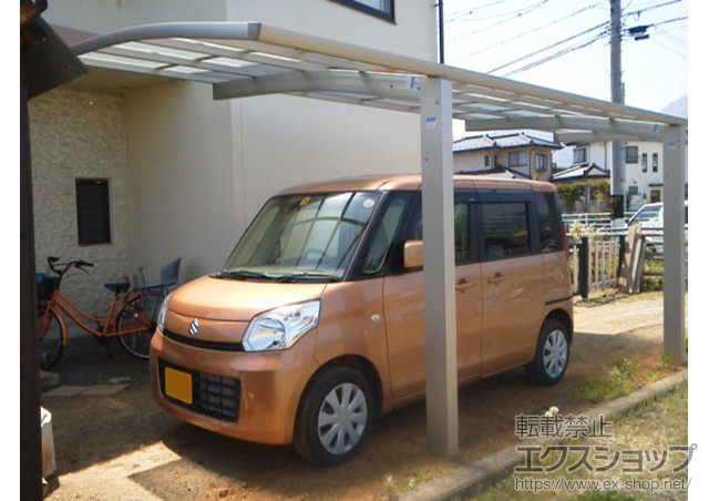 長野県千曲市ののカーポート レイナポートグラン 延長　積雪〜20cm対応+着脱式サポート　1本入 施工例