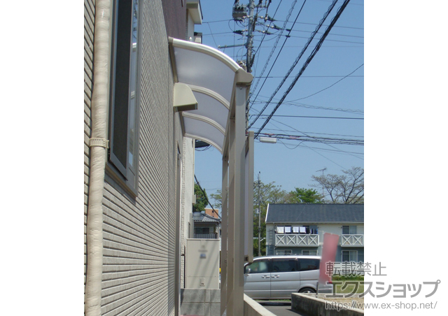 愛媛県松山市ののテラス屋根 ヴェクターテラス R型 テラスタイプ 単体 積雪〜20cm対応+ヴェクターテラス R型 前面パネル 1段仕様 施工例