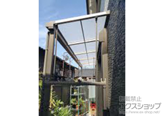 京都府京都市のLIXIL リクシル（トステム）のテラス屋根 ライザーテラスII F型 テラスタイプ 単体 積雪〜20cm対応+吊り下げ物干し ロング ワイド 2本入 施工例