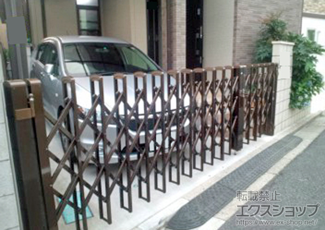 東京都江戸川区ののカーゲート リフティングアコー1型 ノンキャスター 両開き親子F415W 施工例