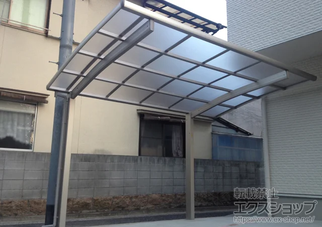 広島県邑楽郡大泉町のYKKAPのカーポート レイナポートグラン 積雪〜20cm対応 施工例