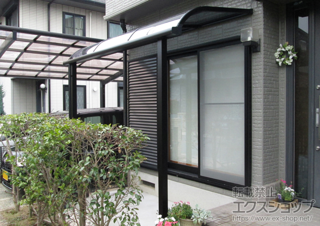 福岡県遠賀郡岡垣町のLIXIL リクシル（トステム）のテラス屋根 ライザーテラスII R型 テラスタイプ 単体 積雪〜20cm対応 施工例