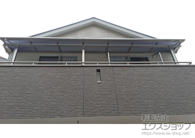 福島県白河市のLIXIL リクシル（トステム）のバルコニー・ベランダ屋根 ライザーテラスII F型 屋根タイプ 連棟 積雪〜20cm対応 施工例