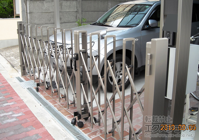 大阪府大阪市ののカーゲート トリップゲート PB型 ノンレール 両開き親子 施工例