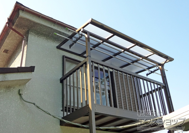 神奈川県横浜市のLIXIL リクシル（トステム）のバルコニー アクトステージA型 太格子 単体 柱建て式 施工例