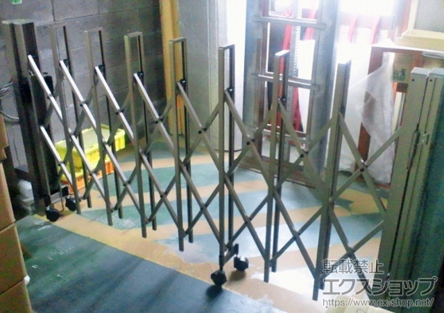 兵庫県尼崎市ののカーゲート トリップゲートPA型 ノンレール 片開き 24S 施工例