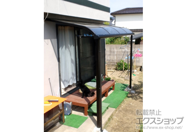 福岡県糸島市ののテラス屋根 プレシオステラス R型 テラスタイプ 単体 積雪〜20cm対応＋吊下げ物干し 標準 2本入 施工例