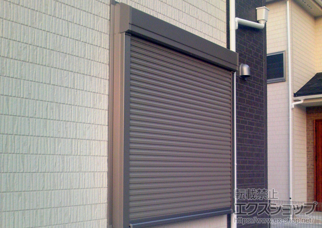 神奈川県厚木市のLIXIL リクシル（トステム）の窓シャッター リフォームシャッター イタリヤ 手動式 施工例